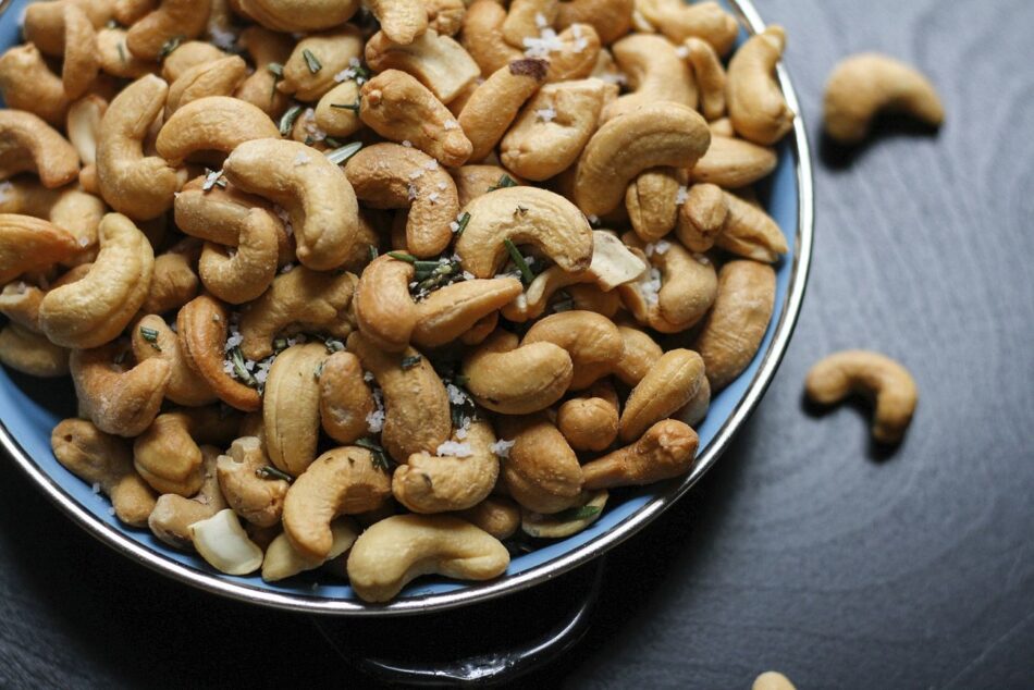 Free rosemary cashews image