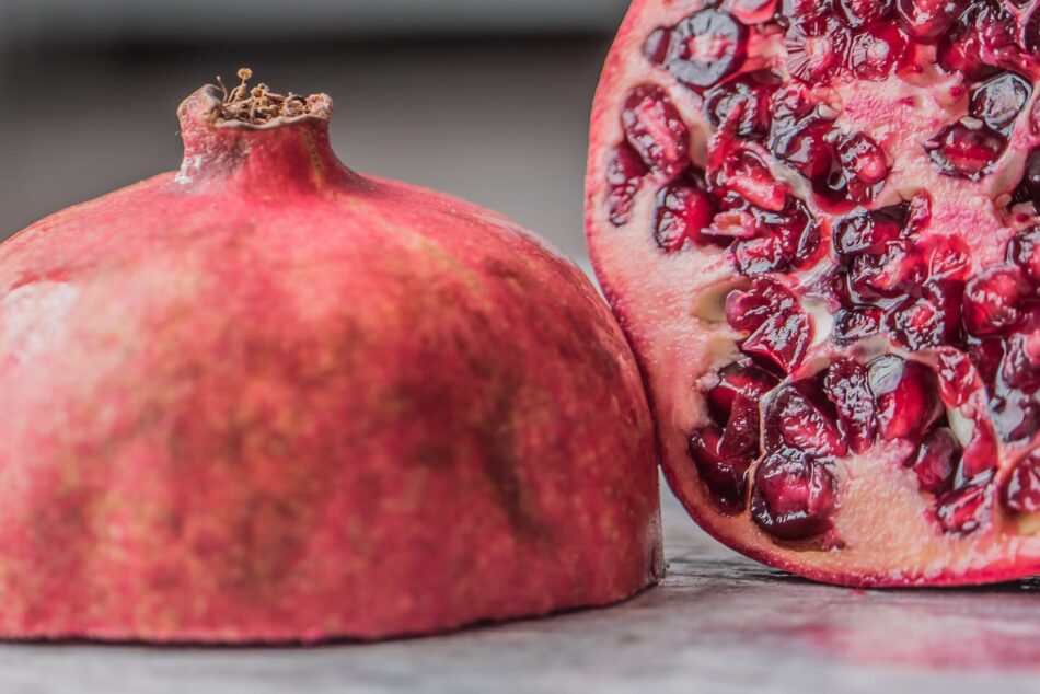 The amazing health benefits of Pomegranates.