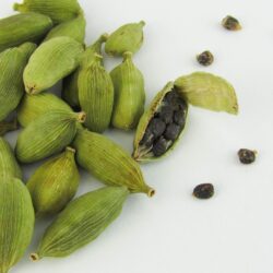 a complete guide to cardamom seeds: origins, recipes, & more